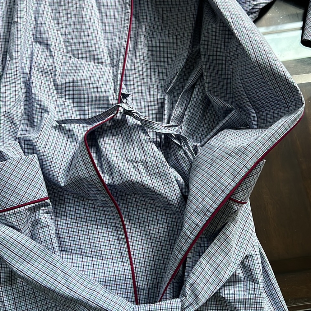 Roundtree & Yorke Striped Woven Robe - Picture 6 of 9